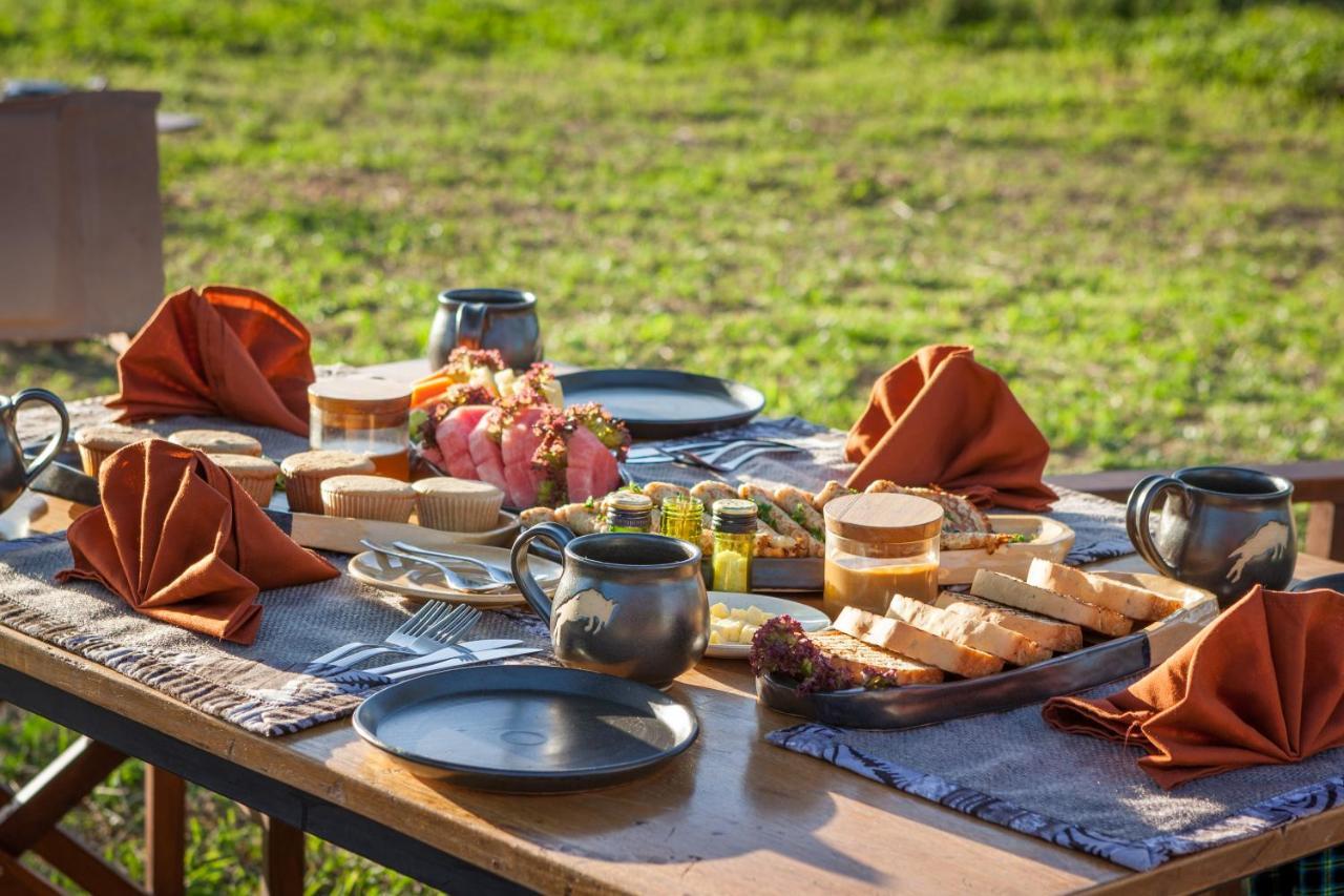 Вилла Gnu Ndutu Camp Sinoni Экстерьер фото